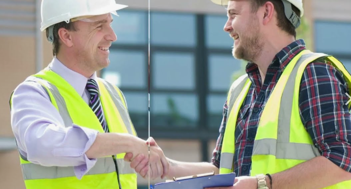 How a General Contractor in Phoenix Can Make Your Build Stress-Free